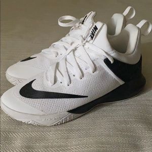 Nike zoom shift tennis shoes